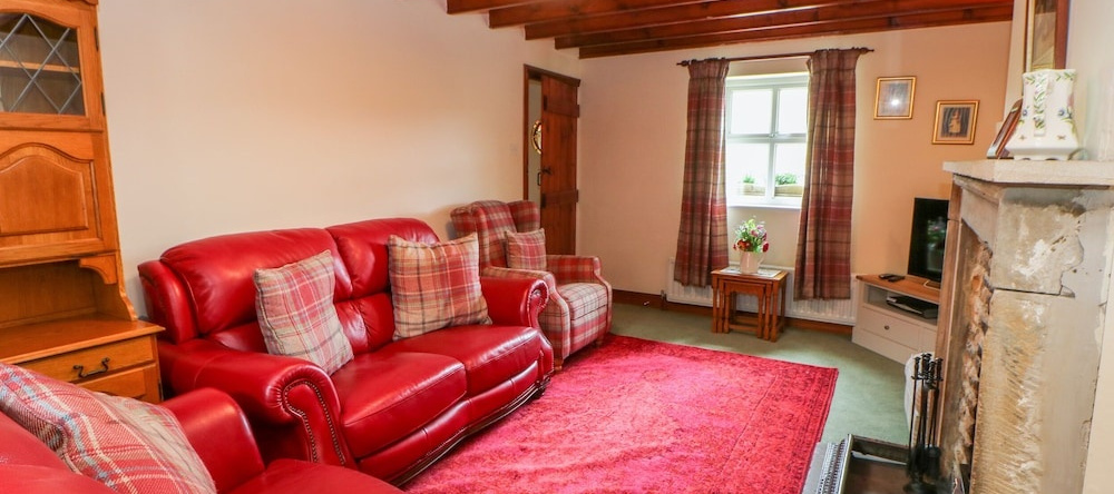 Isaacs Cottage, Stocksfield — photo 1