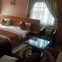 Celia's Hotel And Suites, Абеокута — фото 3