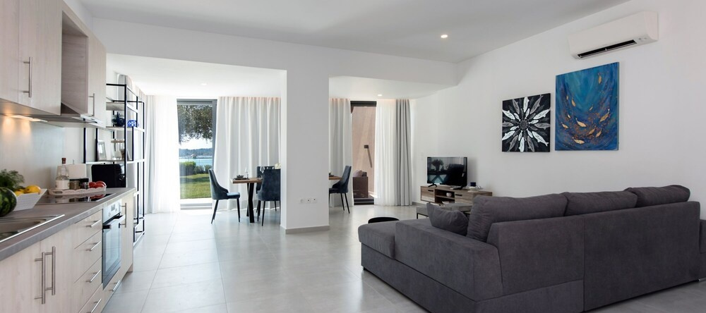 White Swan Villa By White Dream Villas, Коммено — фото 1