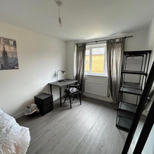 House - Sleeps 8 - Free Parking and Ps5, Ebbsfleet Valley — photo 3