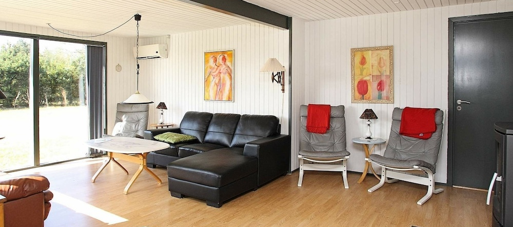 Quaint Holiday Home In Farsø With Indoor Whirlpool, Фарсё — фото 1