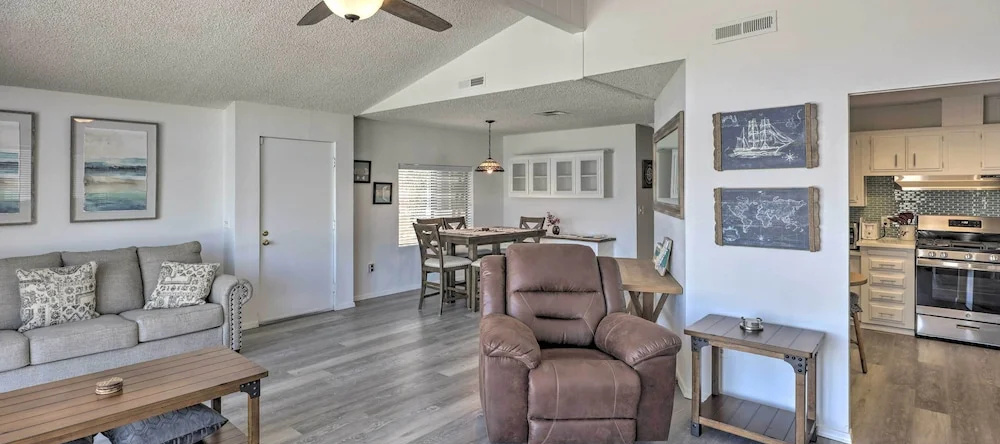 Riverfront Bullhead City Home w/ Private Dock, Bullhead City — photo 1