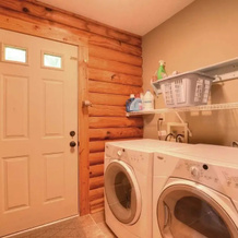 Rippling Waters Lodge 3 Bedroom Cabin by RedAwning, Whittier — photo 3