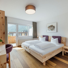 Hotel Kruezli, 策德伦 — 照片 4