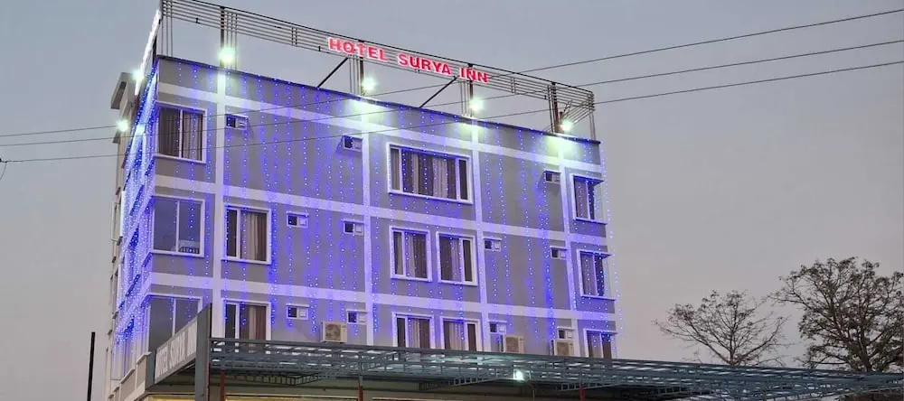 Hotel Surya Inn, 拉尔塔帕尔 — 照片 1