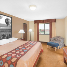 Super 8 by Wyndham Marshalltown, Marshalltown — photo 4