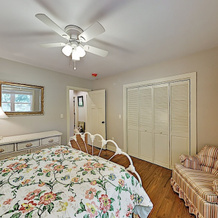 Charming Getaway W/ Luxe Interior & Screened Patio 2 Bedroom Cottage, Flat Rock — photo 5