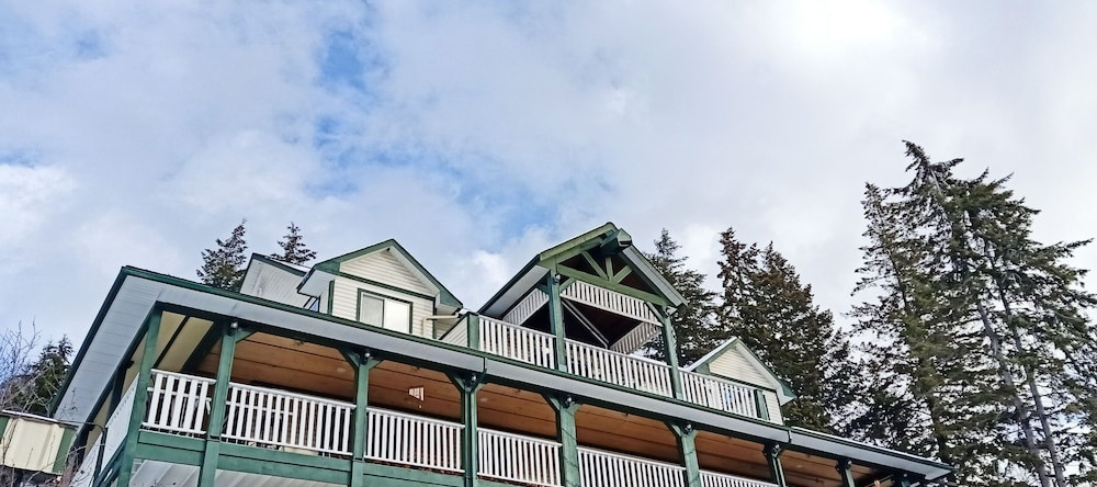 Golden Mountain View Suites, Голден — фото 1