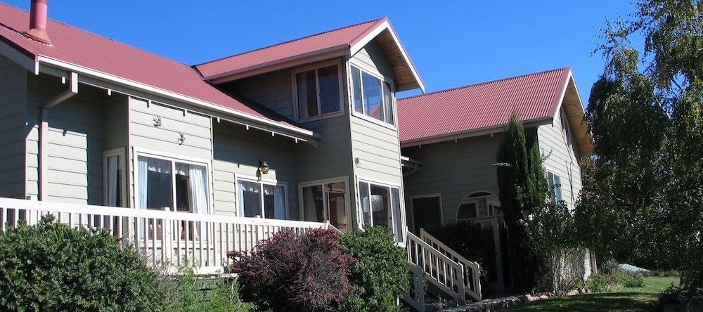 Alpine Stag Lodge Unit 2, Merrijig — photo 1