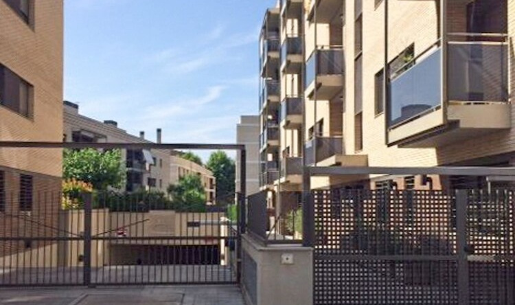 Apartment With 2 Bedrooms in Banyoles, With Wonderful City View, Pool, 巴尼奥莱斯 — 照片 1