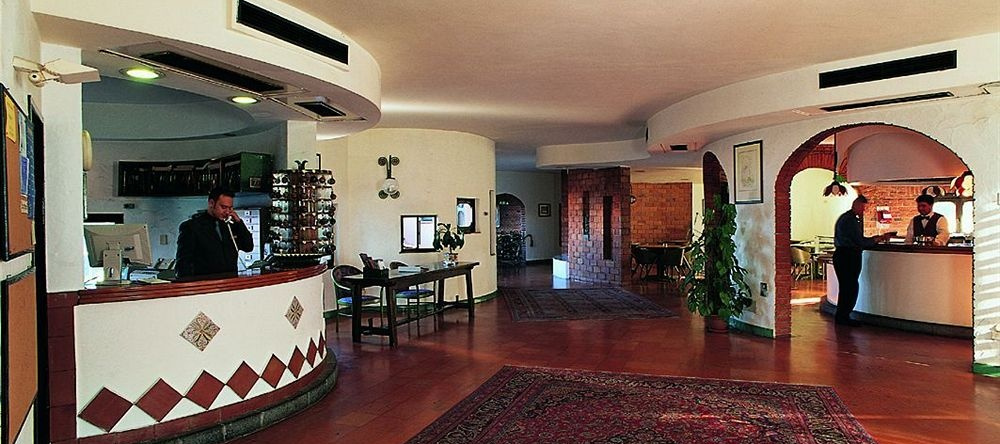 Hotel Aloha dOro, 阿奇雷亚莱 — 照片 1