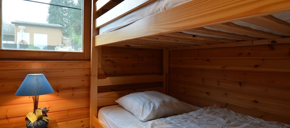 Chalet With Sauna, Fenced Garden and Beautiful Views near Dinant, 加斯蒂耶-拉沃 — 照片 1