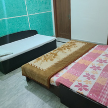 Roomshala 153 Hotel Krishnashrya, Вриндаван — фото 5