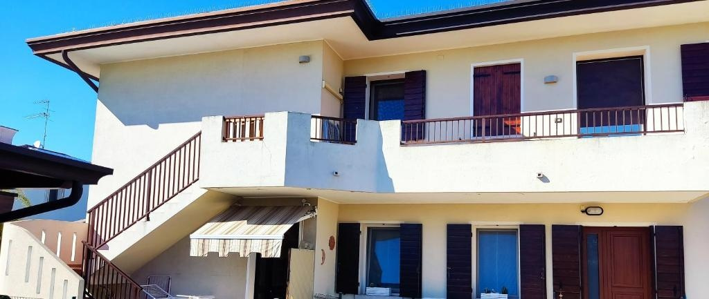 Trilogy HOUSE near VENICE, beaches and OUTLET, 圣多纳迪皮亚韦 — 照片 1