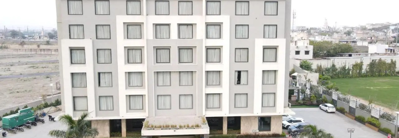 Love Kush Hotel, 基尚加尔 — 照片 1