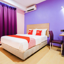 Oyo 90153 U Stay Hotel, Кенингау — фото 3