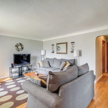 8 Mi to Dtwn Cleveland: Quiet Home w/ Fenced Yard, Cleveland — photo 3