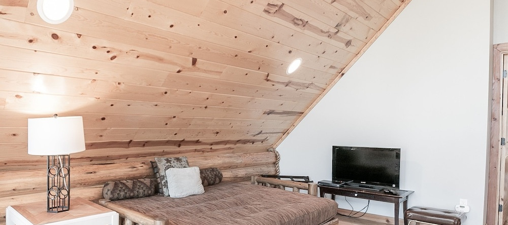 Bearfoot Chalet, Coles Corner — photo 1