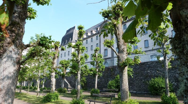 Hôtel-Restaurant les Planchettes, 圣弗卢尔 — 照片 1