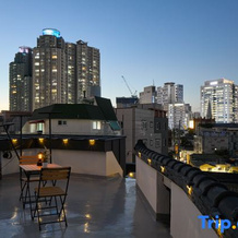Banwoldang Stn 3min, Table for 6, Hotel bedding, 8pm Check-in, Luggage Storage, Rooftop #Dongseongro, Daegu — photo 4