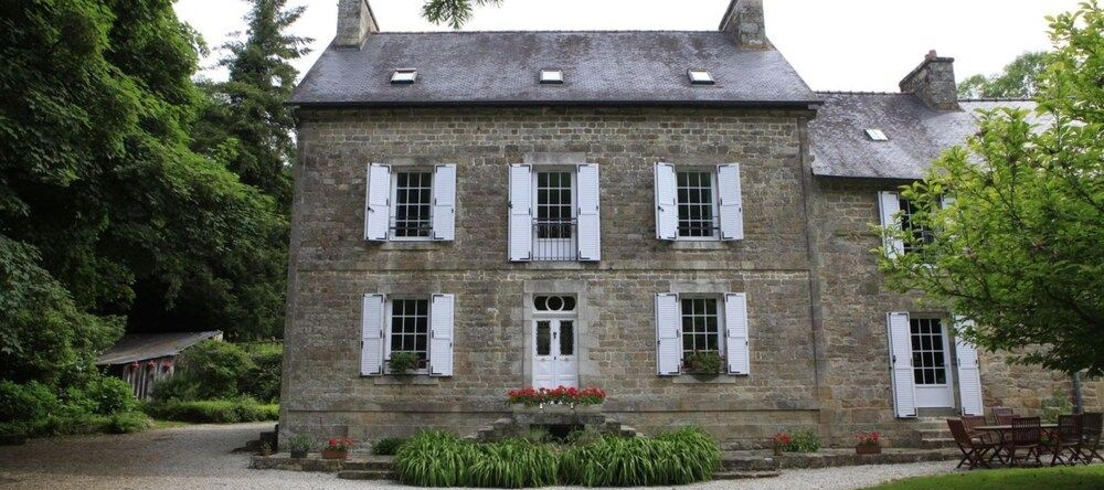 Le Manoir Du Poul Coeur De Bretagne B&B, Мельоннек — фото 1
