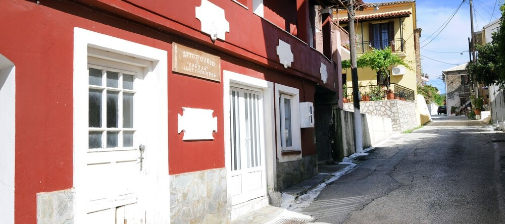 Traditional Greek Maisonette Antiperni, Karousades — photo 1