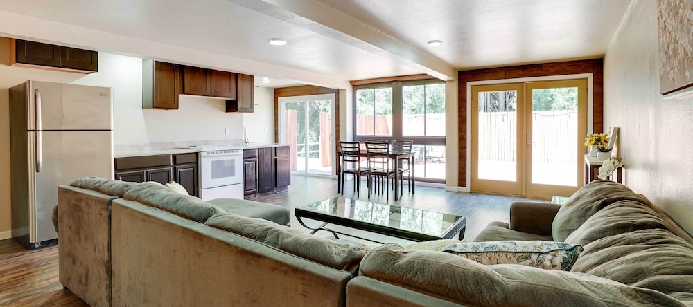 Unique Castro Valley House 30 Mi To San Fran!, Кастро-Вэлли — фото 1
