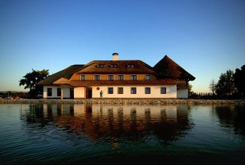 Rybarsky Dvor Pension - Restaurant, 皮耶什佳尼 — 照片 1
