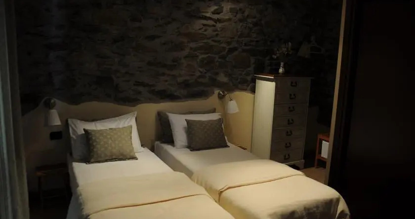 The Stone House, Plesio — photo 1