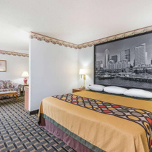 Super 8 By Wyndham Coshocton Roscoe Village, Кошоктон — фото 4