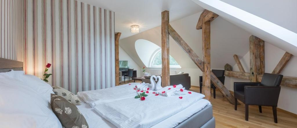 Wellness & Spa hotel Villa Regenhart, 耶塞尼克 — 照片 1