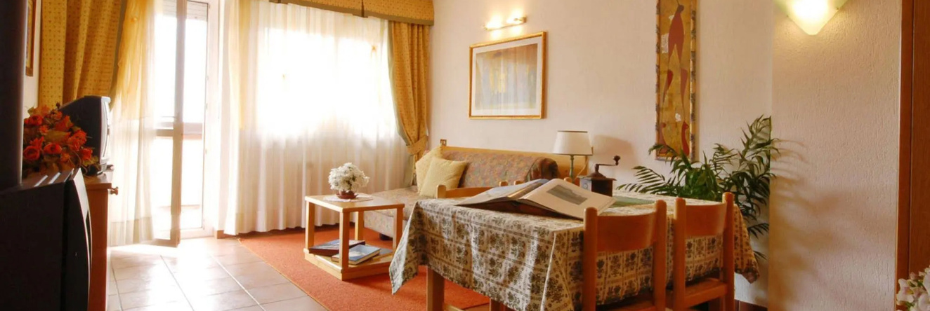 Hotel Appartements La Roche, 奥斯塔 — 照片 1