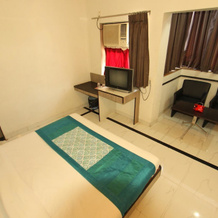 Oyo 1983 Hotel Sai Kripa Imperial, Даман — фото 5