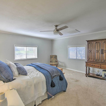 Stunning Lakefront Home: Hot Tub & Game Room!, Энчантед-Окс — фото 4