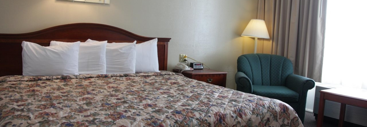 New Stanton Garden Inn, Нью-Стэнтон — фото 1