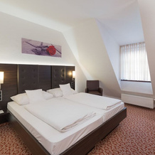 Landgasthof Hotel Riesengebirge, Neuhof an der Zenn — photo 4