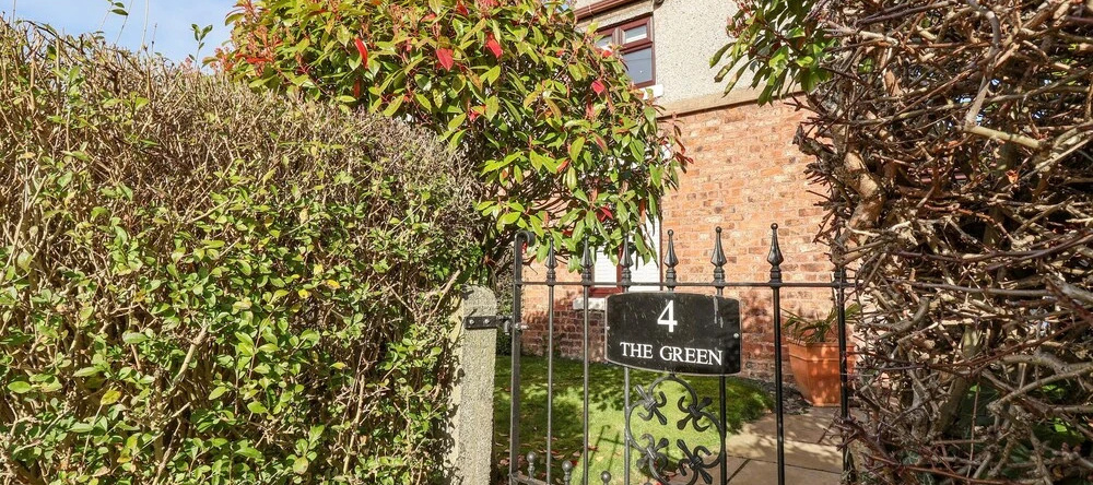 4 Green Farm Cottage, Saughall — photo 1