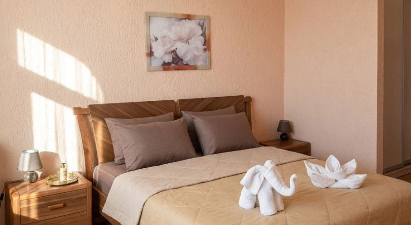 Delyuks s balkonom Apartment, Sevastopol — photo 1