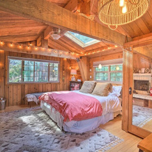 Cabin Vacation Rental: 4 Mi to Lake Arrowhead, 双峰 — 照片 5
