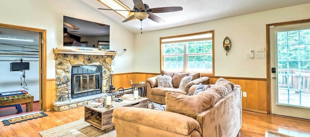 Walk to Wolf Run Lake: Cottage w/ Furnished Deck, 奥尔布赖茨维尔 — 照片 1