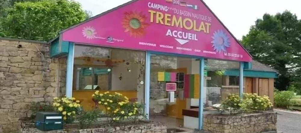 Camping Les Berges de la Dordogne, 特雷莫拉 — 照片 1