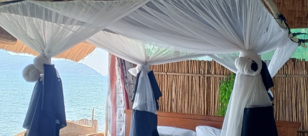 Quest Lodges and Safaris, Monkey Bay — photo 1