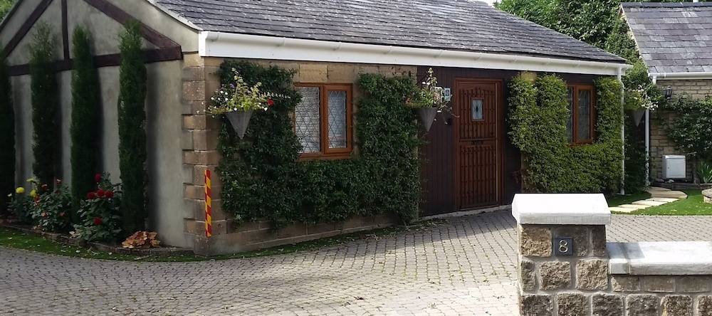 À côté cottage, 比明斯特 — 照片 1
