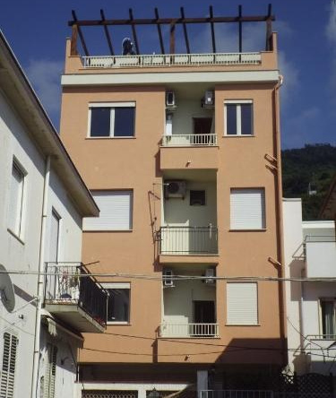 veranda sul mare, 巴尼亚拉卡拉布拉 — 照片 1