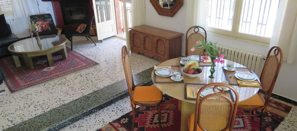 Beautiful Holiday Home in Font-rubi With Private Pool, 丰特鲁比 — 照片 1
