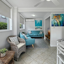 Oceanfront 4-bed Haven With BBQ & Alfresco Dining, Malua Bay — photo 5