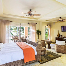 Luxurious Beachfront Mansion with a Stunning Infinity Pool in Playa Flamingo, 火烈鸟海滩 — 照片 3