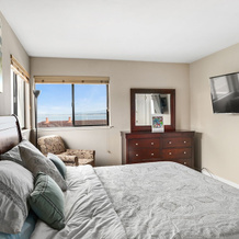 David Home 566 4 Bedrooms 2 Bathrooms Home, Monterey — photo 4