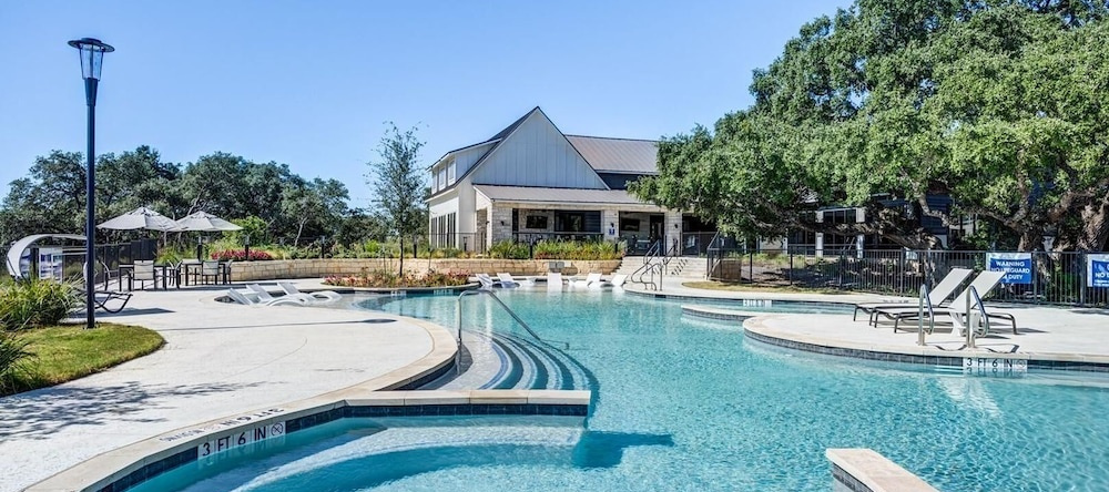 Landing Furnished Apartments - Salado, Salado — photo 1