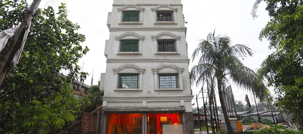OYO 16058 Classic Inn, 帕尼哈蒂 — 照片 1